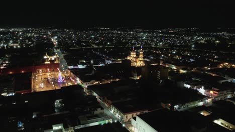 time lapse aéreo de la ciudad de salamanca en época navideña