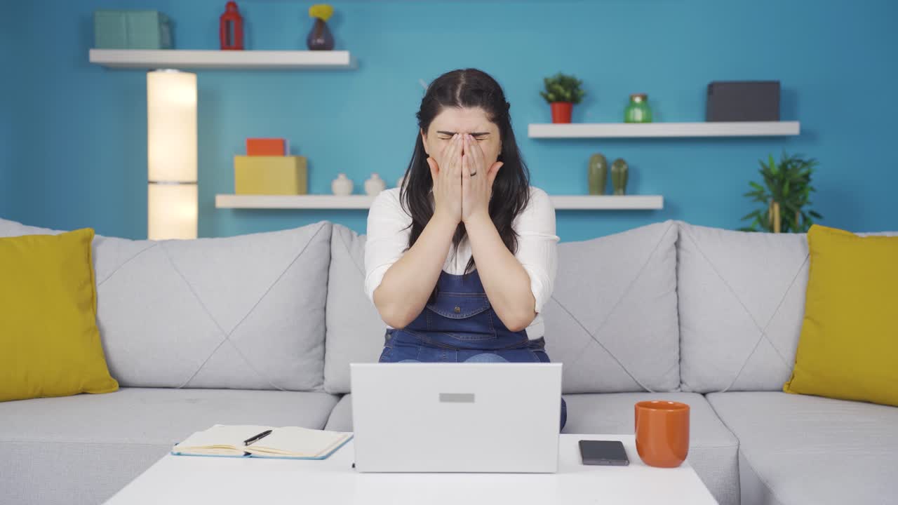 Woman sending wrong mail on laptop. Can't get mail back.