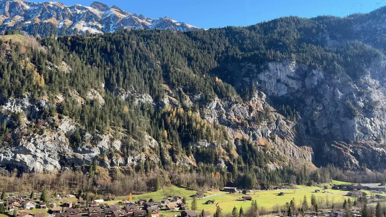 lauterbrunnen punto de vista panorámico sobre las montañas alpinas