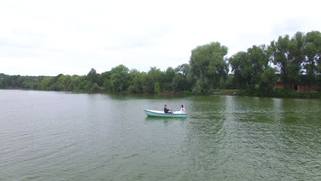 wedding couple on the boat