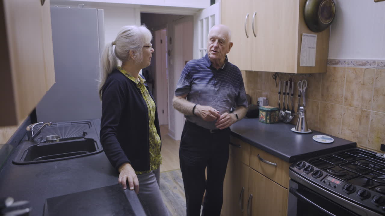 부에 있는 사람들