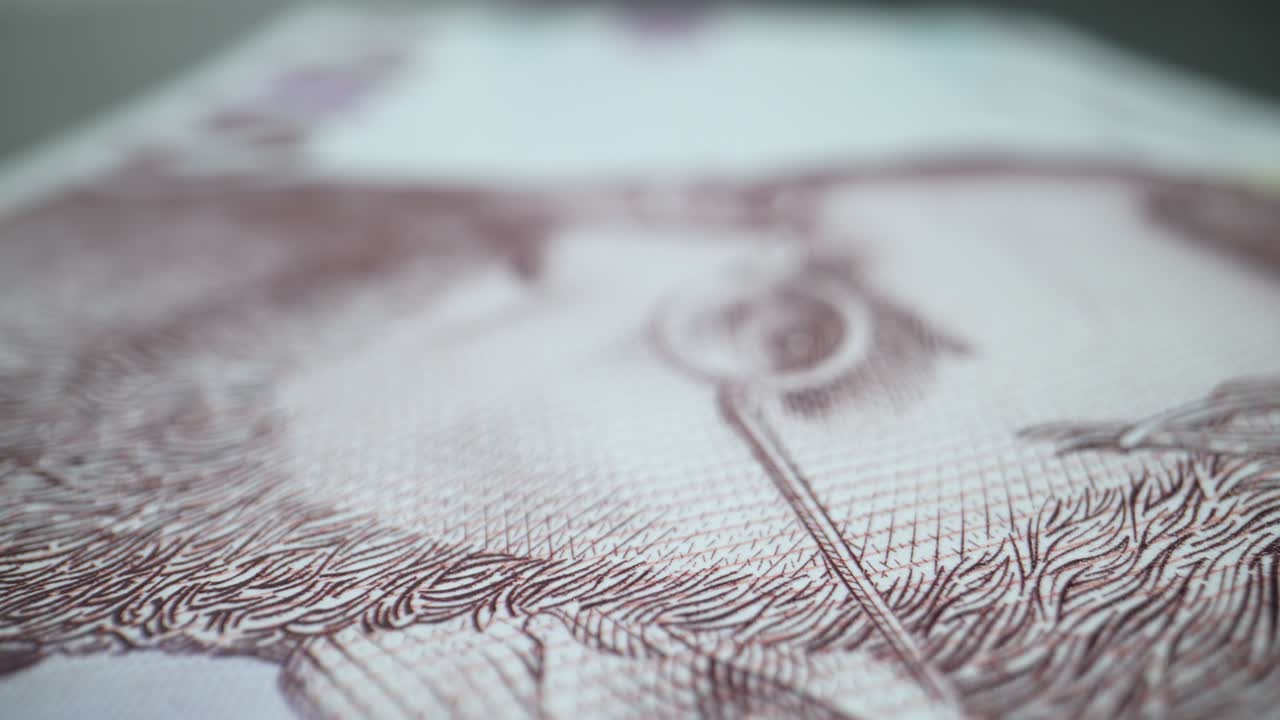 банкнота в 1000 гривень, плавное движение камеры.