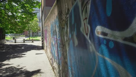 Straßenkunst:-Graffitiwand-In-Mailand,-Italien