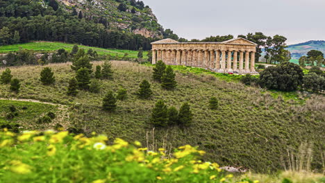 Panoramic-view-of-Greek-Doric-Temple,-Segesta,-Sicily,-Italy,-Europe