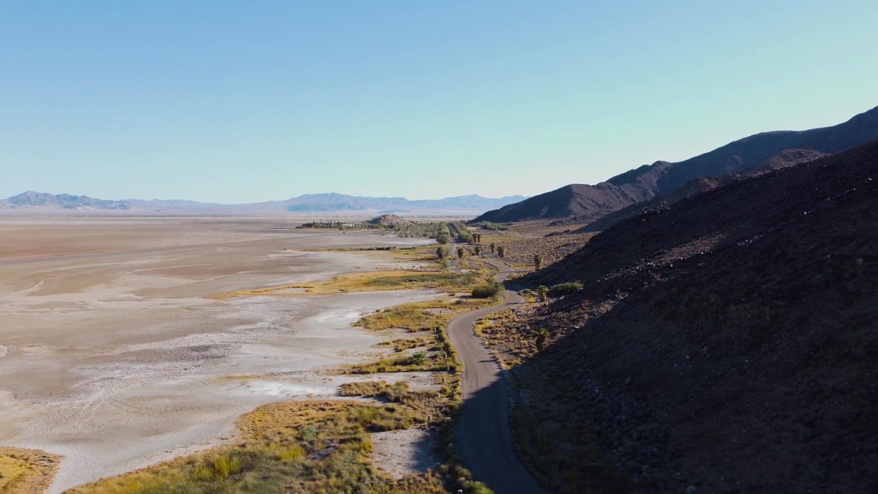 Drone che sorvola il deserto del Nevada