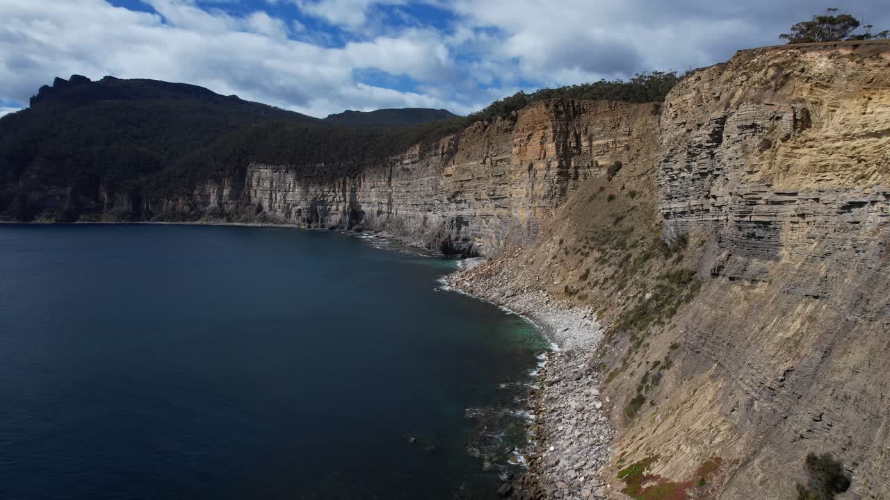 Maria Island ja fossiilikalliot Tasmaniassa, Australiassa – drone-kuva