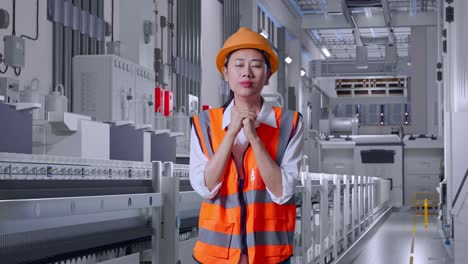 trabajador de fábrica estresado