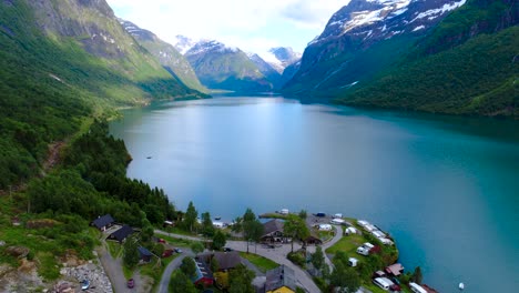 Hermosa-Naturaleza-Noruega-Vista-Aérea-Del-Camping-Para-Relajarse.