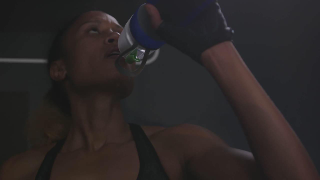 entrenamiento cruzado en un gimnasio