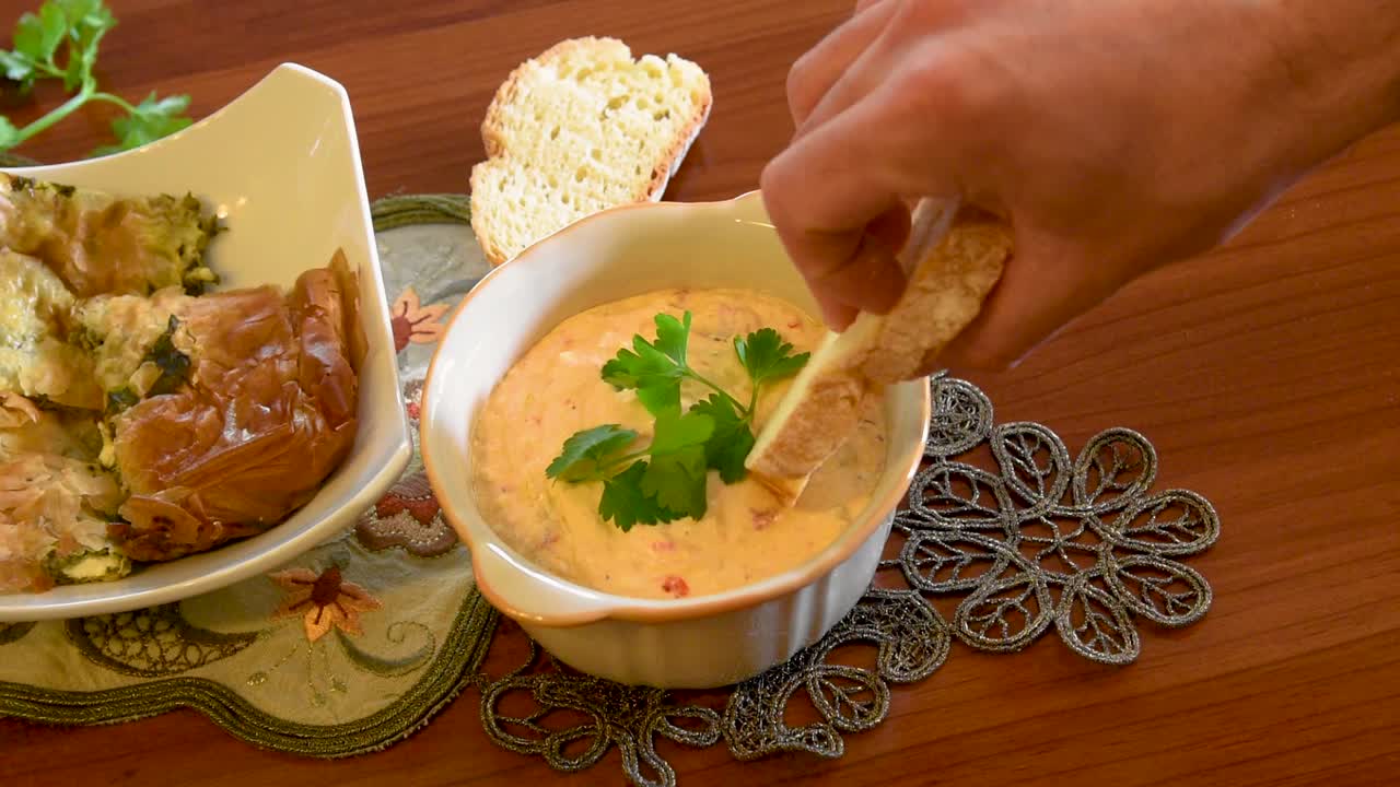 cocina mediterránea saludable, concepto de tres platos para el almuerzo o la cena