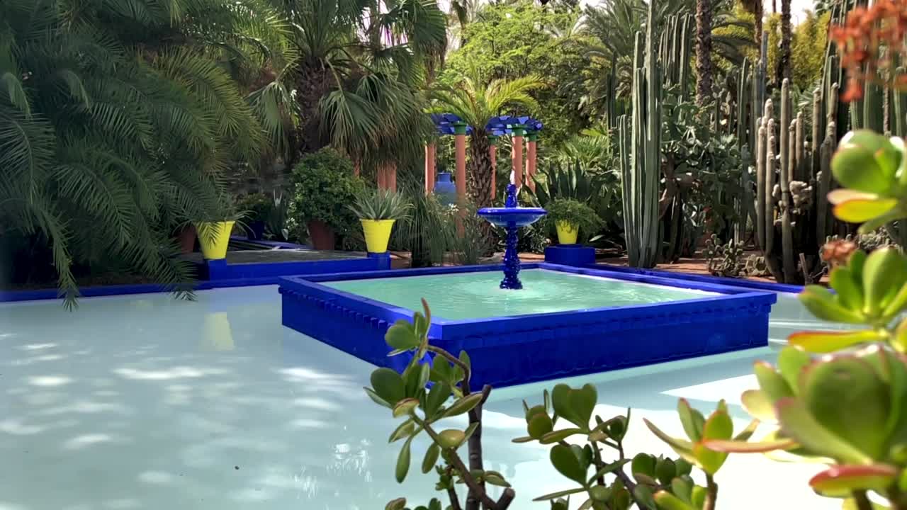 모로코 마라케시의 마조렐 정원