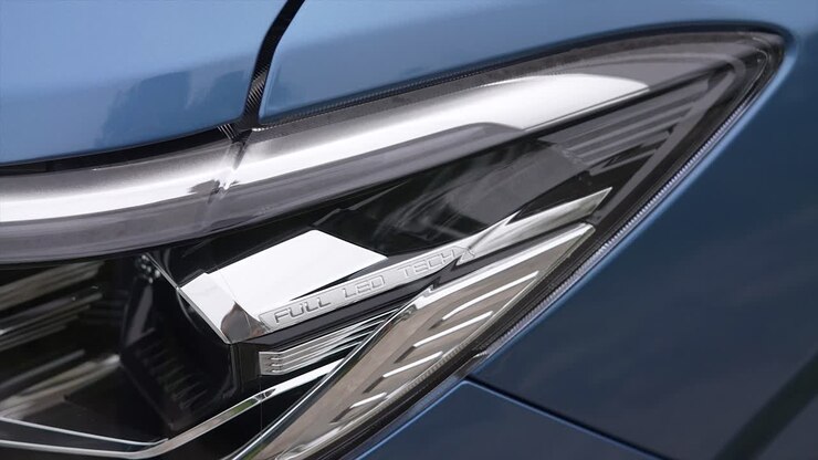 Auto con tecnologia full LED, luce anteriore esterna per SUV