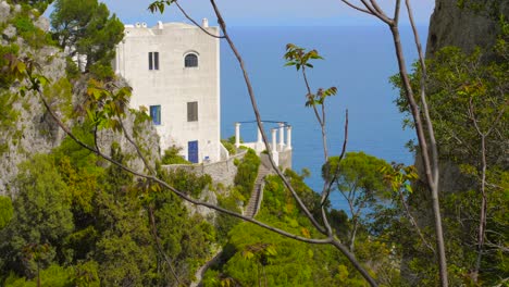 Historic-Villa-With-Sea-View-In-Capri,-Italy---panning-shot