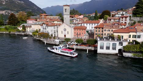 vista aérea de un barco en un muelle en torno, lago como