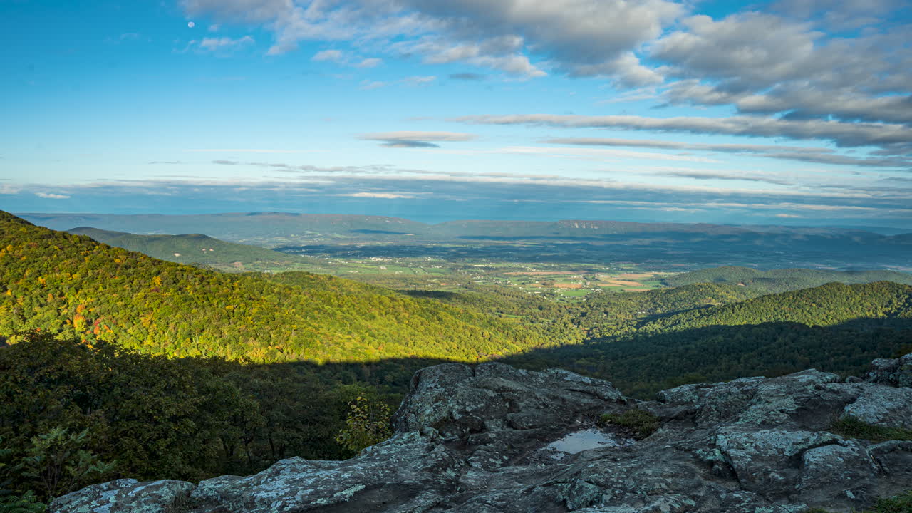 Zeitraffer des Sonnenaufgangs im Shenandoah-Nationalpark.