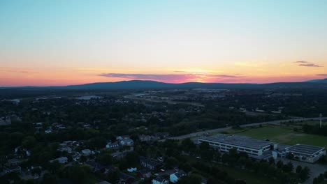 Zeitraffer-Eines-Sonnenuntergangs-Auf-Dem-Berg