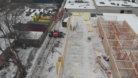 trabajadores de la construcción. edificio en proceso
