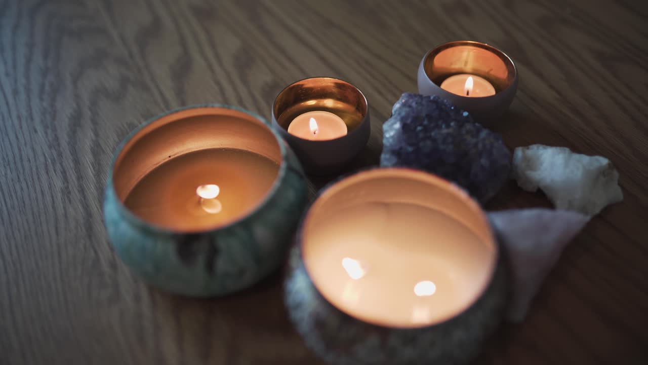 ver algunas velas acogedoras que huelen muy bien