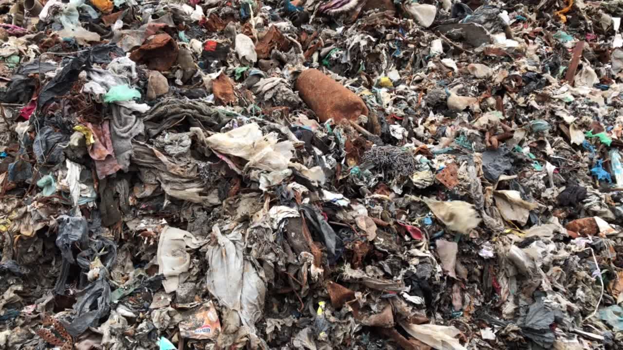 쓰레기와 고철 더미