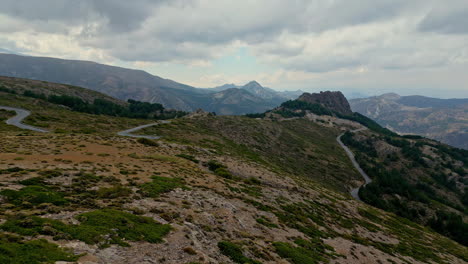 Carreteras-Panorámicas-De-Montaña-Cerca-Del-Parque-Nacional-De-Sierra-Nevada-En-Granada,-España