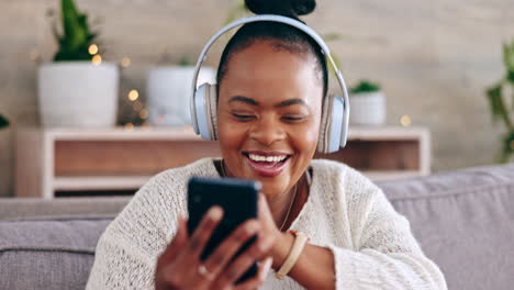 Dance,-headphones-and-black-woman-on-couch