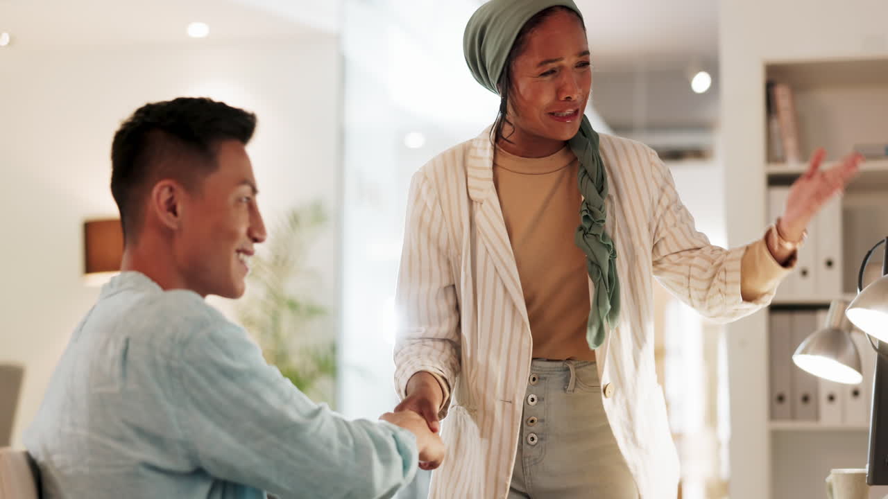 éxito apretón de manos, felicitaciones