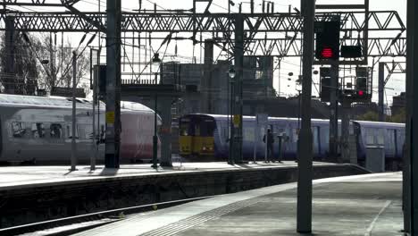 tren llegando a la estación