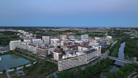 barrido aéreo de port marianne, el escaparate de montpellier del modernismo urbano y des