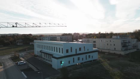 fotografía aérea en órbita de la sede de la planta de esterilización de claranor en avignon