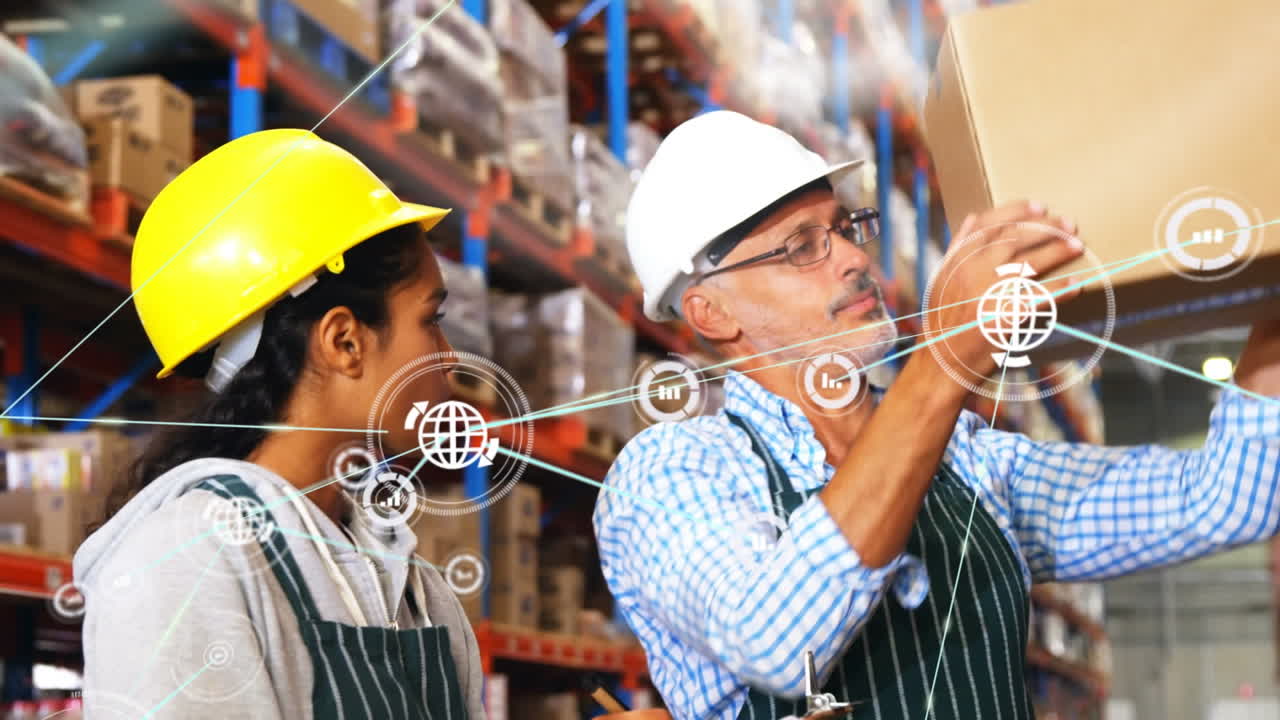 animación de la red de conexiones sobre el hombre y la mujer que trabajan en el almacén