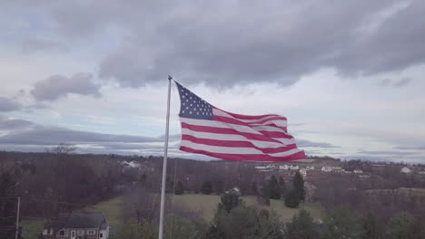 Bandera-De-Estados-Unidos-Ondeando-En-El-Viento