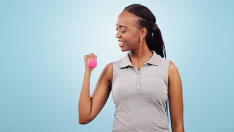 cara, pesas y mujer negra con ejercicio