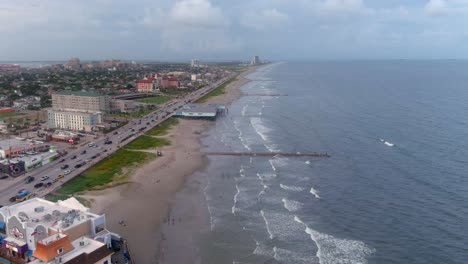 Luftaufnahme-Des-Piers-Vor-Der-Küste-Von-Galveston-Island,-Texas