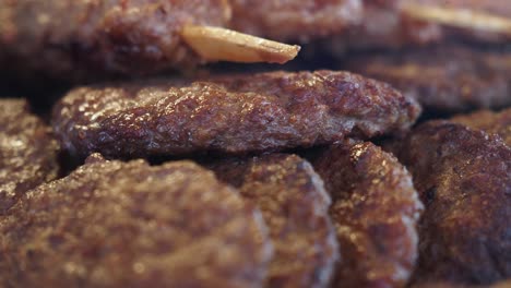 albóndigas y pinzones a la parrilla