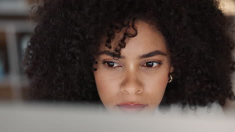 Thinking,-reading-and-businesswoman-on-a-computer