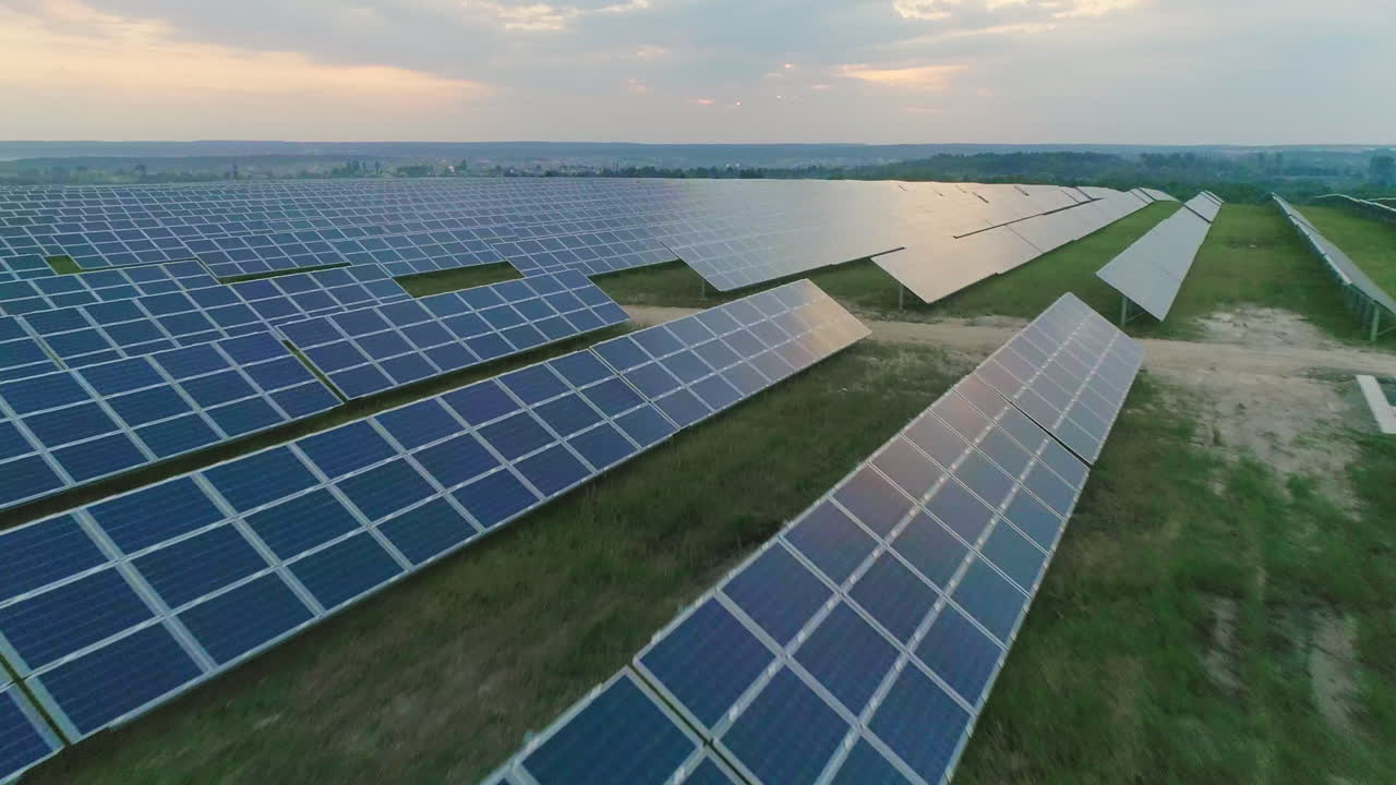 воздушный вид солнечной фермы
