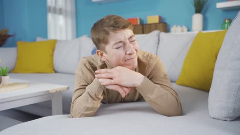 우울한 십대, 슬프고 사려 깊은.
