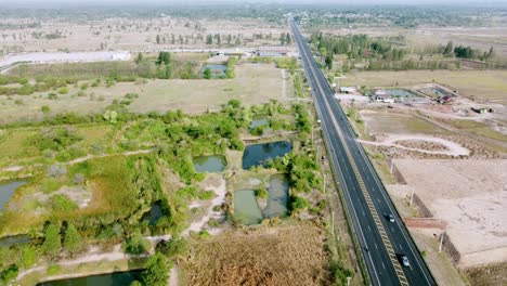 La-Carretera-En-La-Colisión-En-La-Conexión-Entre-La-Ciudad-Y-El-Transporte