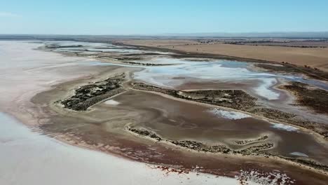 imágenes aéreas de accidentes geográficos cerca del borde del lago tyrell, en el noroeste de victoria, mayo de 2021