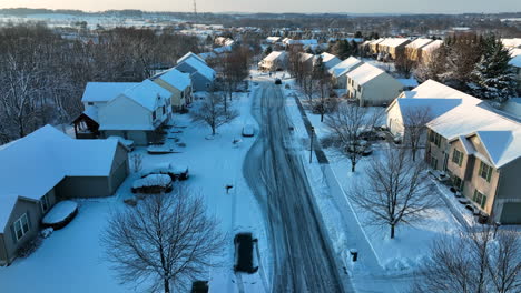 Casas-Residenciales-En-Estados-Unidos-Cubiertas-De-Nieve-Fresca-De-Invierno