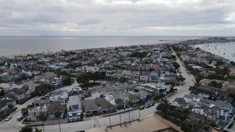 Newport-Beach-Kalifornien-Luftüberführungsansicht