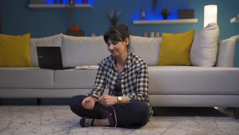la mujer que intentó suicidarse.