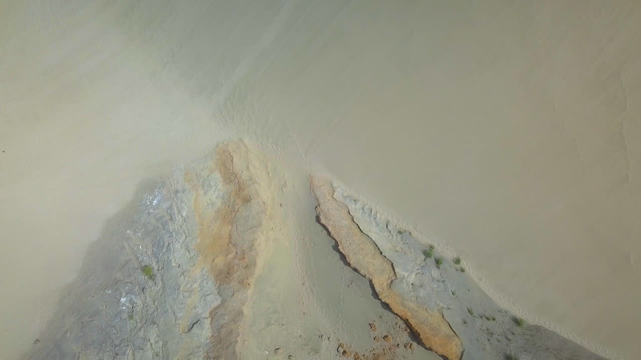 뉴질랜드의 거대한 모래 언덕에서 조감도 샌드 보더