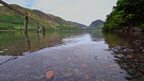 vista panorâmica sobre o lago buttermere no verão, distrito dos lagos, cumbria no reino unido