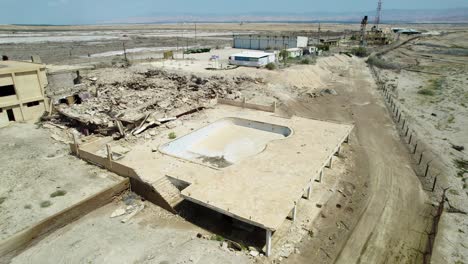 abandoned-hotel-at-dead-sea-israel