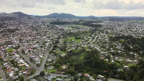 Drone-Aéreo-De-Suburbio-Y-Municipio-En-Whangarei