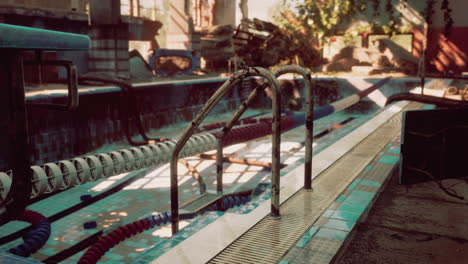 piscina abandonada