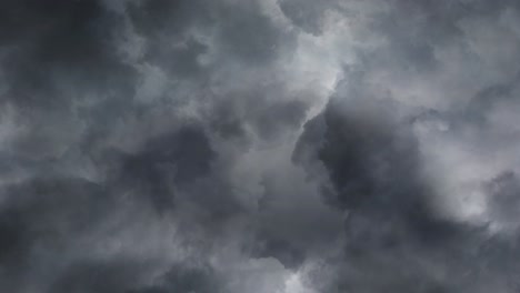 Dunkle-Wolken-Und-Gewitter-Am-Dunklen-Himmel