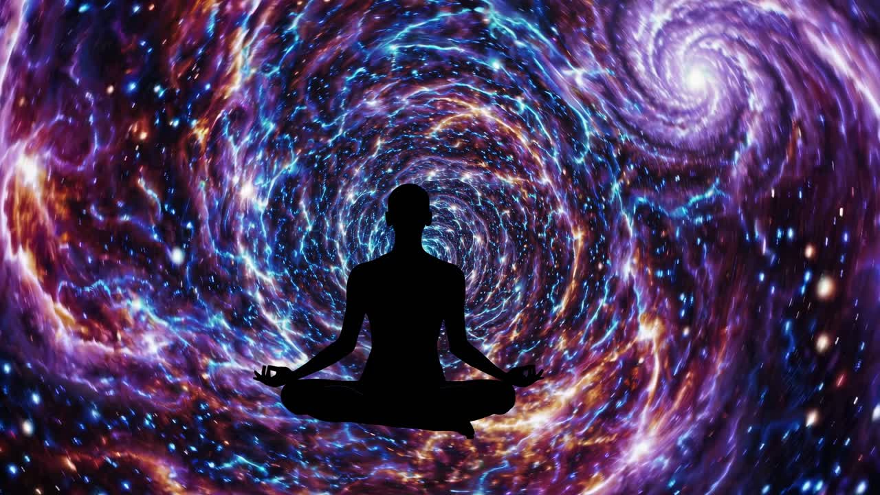 Silhouette di una persona che medita su uno sfondo cosmico di galassie vorticose