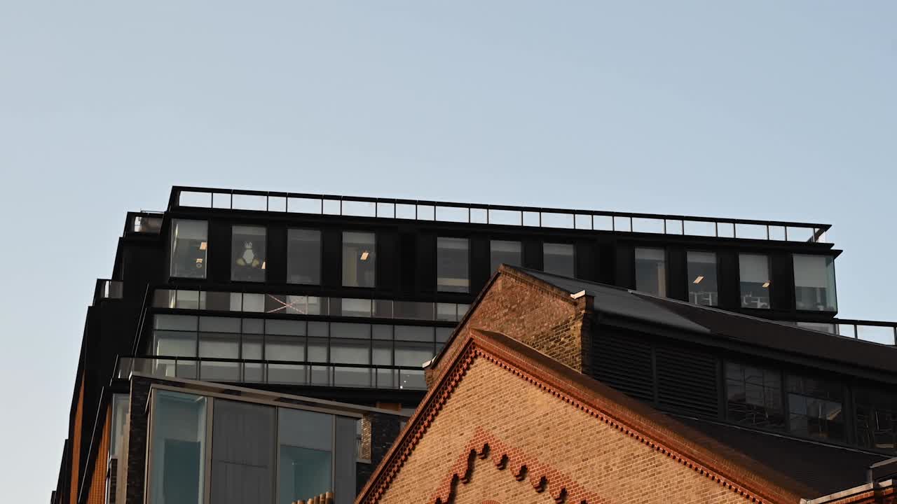 time-lapse de las oficinas centrales de google en londres con vista desde la azotea